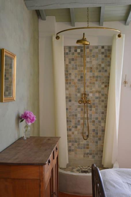 La Loge Familiale: 110M2, Place Rose Goudard, Ac LʼIsle-sur-la-Sorgue Esterno foto